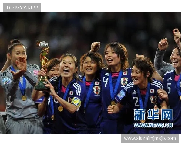 女足世界杯奖杯图片高清大图，带你感受足球运动的激情与荣耀的象征意义